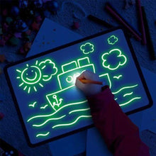 Laden Sie das Bild in den Galerie-Viewer, Interesantes Spielzeug Zeichentafel Set mit Licht im Dunkeln